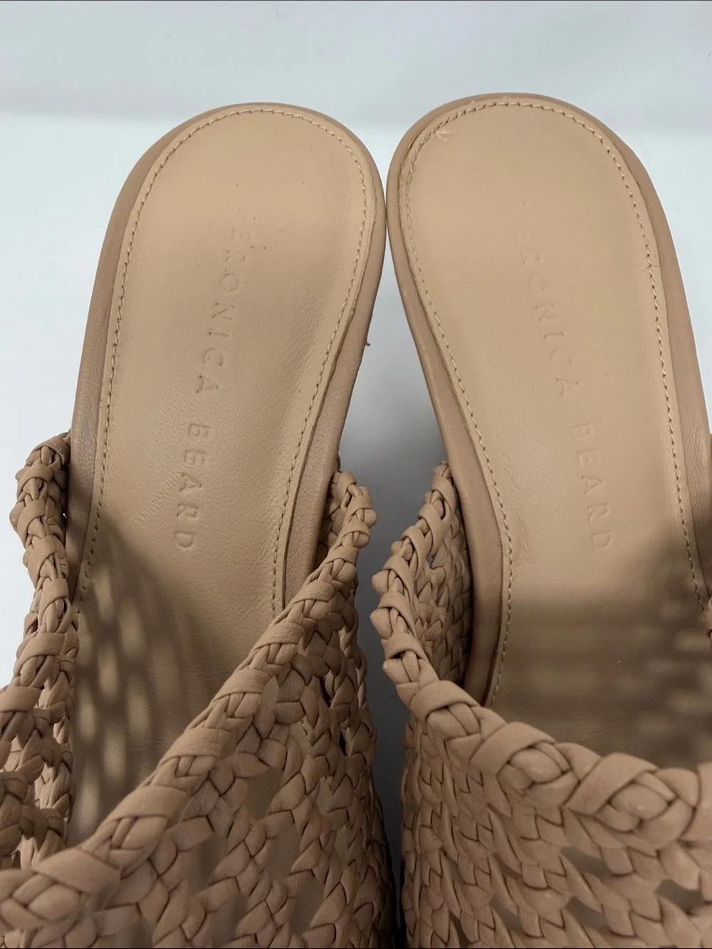 Veronica Beard Woven Tan Leather Clog Mules Size 6.5 Excellent Condition